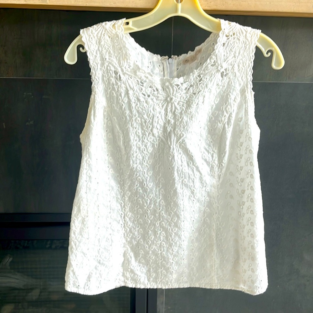 Lila Rose white eyelet sleeveless top, size medium